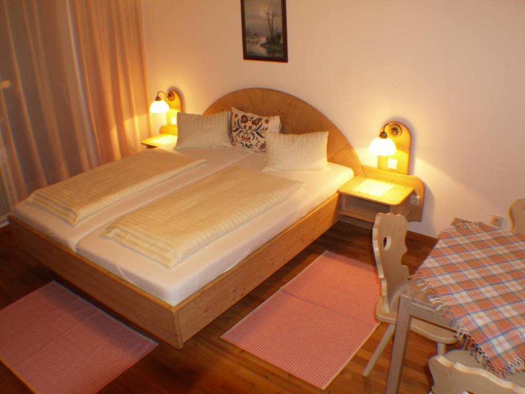 Alm-Apartments Heiligenblut Oda fotoğraf